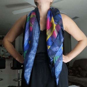 Fancy scarf with Picasso motive